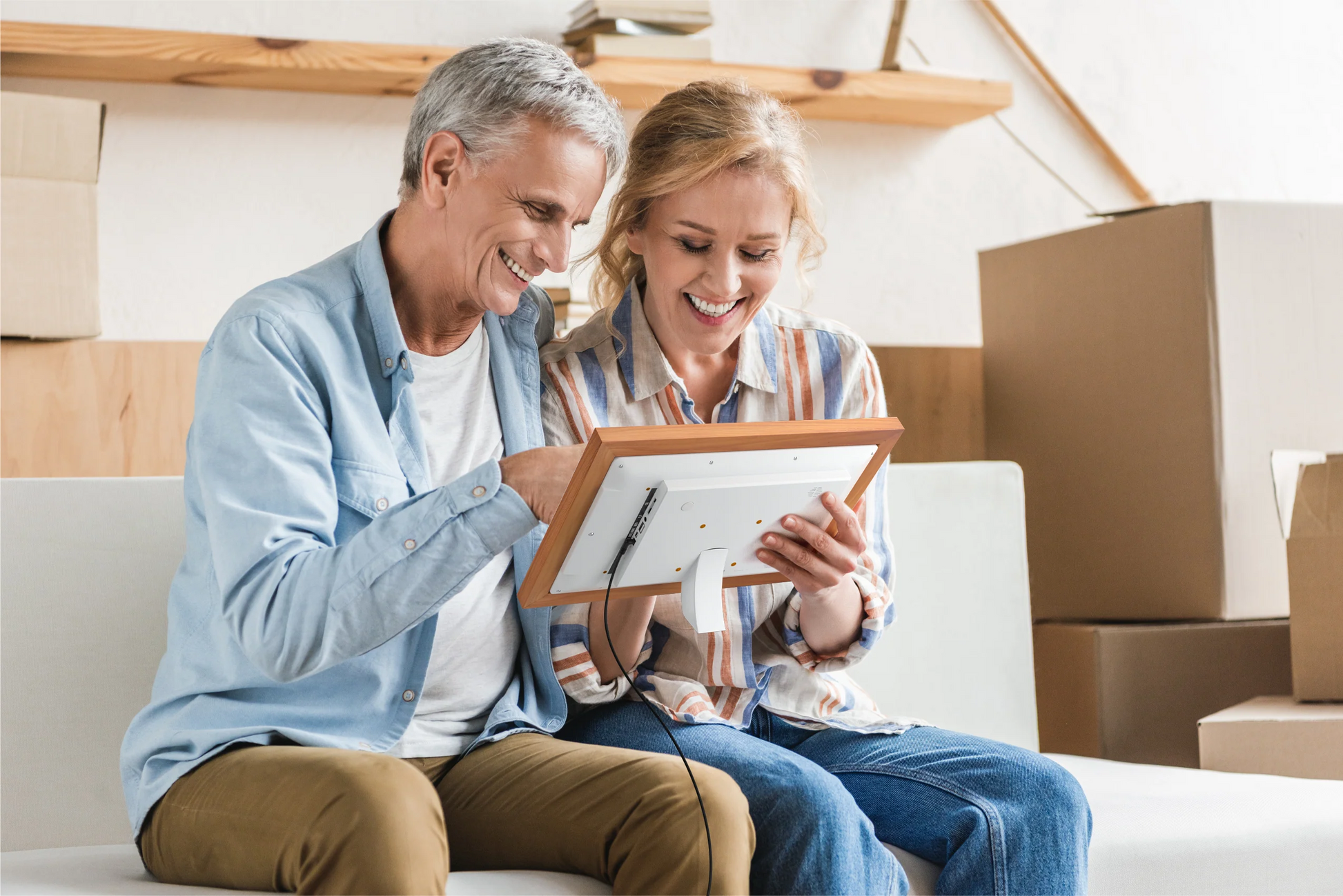 Kodak 14.1‘’ Smart WiFi Digital Picture Frame (Wood)